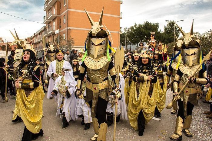 Sfilata di Carnevale ad Apricena (ed. 2017)