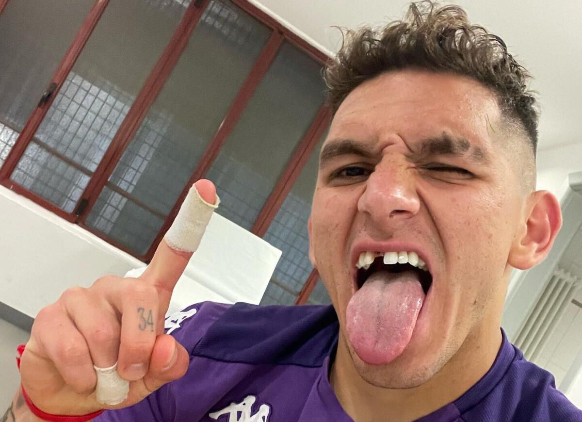 Fiorentina, Torreira perde un dente contro l'Inter: ecco cos'è successo - Immagine in evidenza: Lucas Torreira - crediti foto: profilo ufficiale Instagram del calciatore