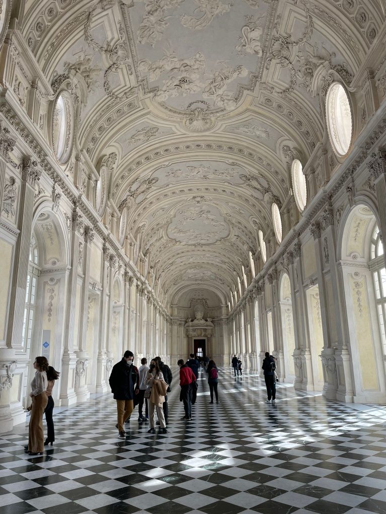 Torino austera e spettacolare, prossima sede dell’Eurovision