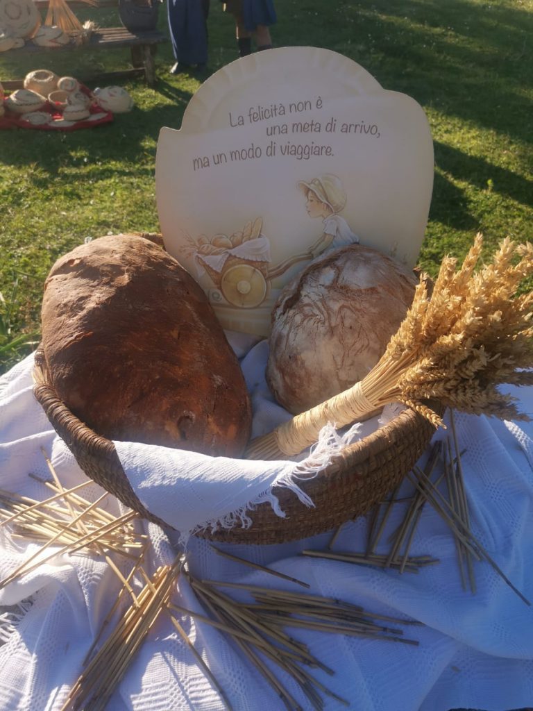 Pane, cruedde e gusci dipinti, la tradizione garganica su Linea Verde