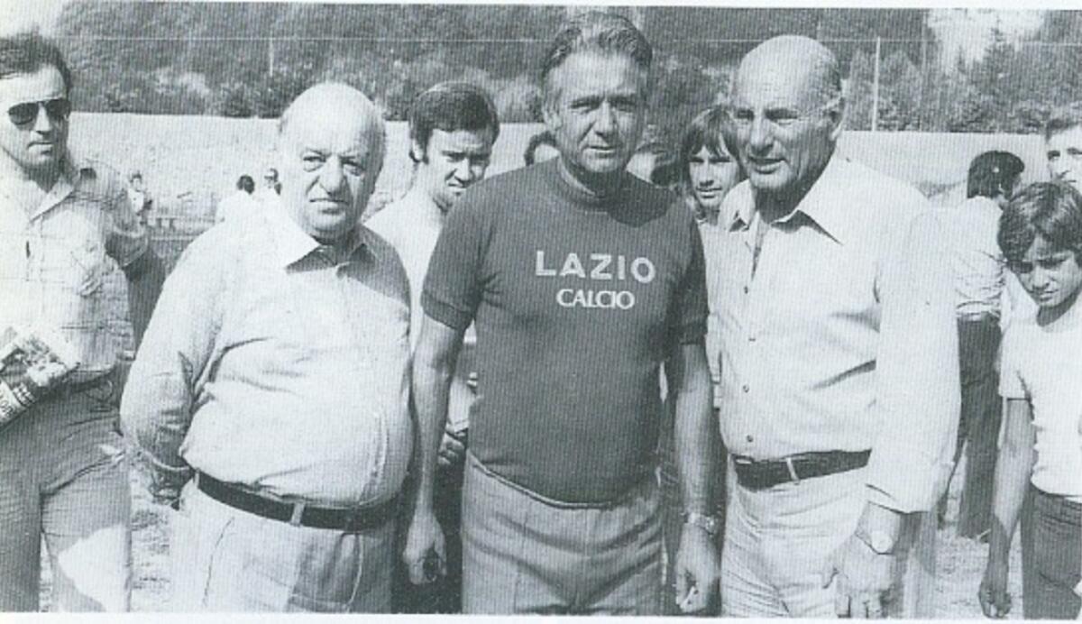 Tommaso Maestrelli, lo scudetto con la Lazio e il Foggia in A - Tommaso Maestrelli al centro, foto di dominio pubblico