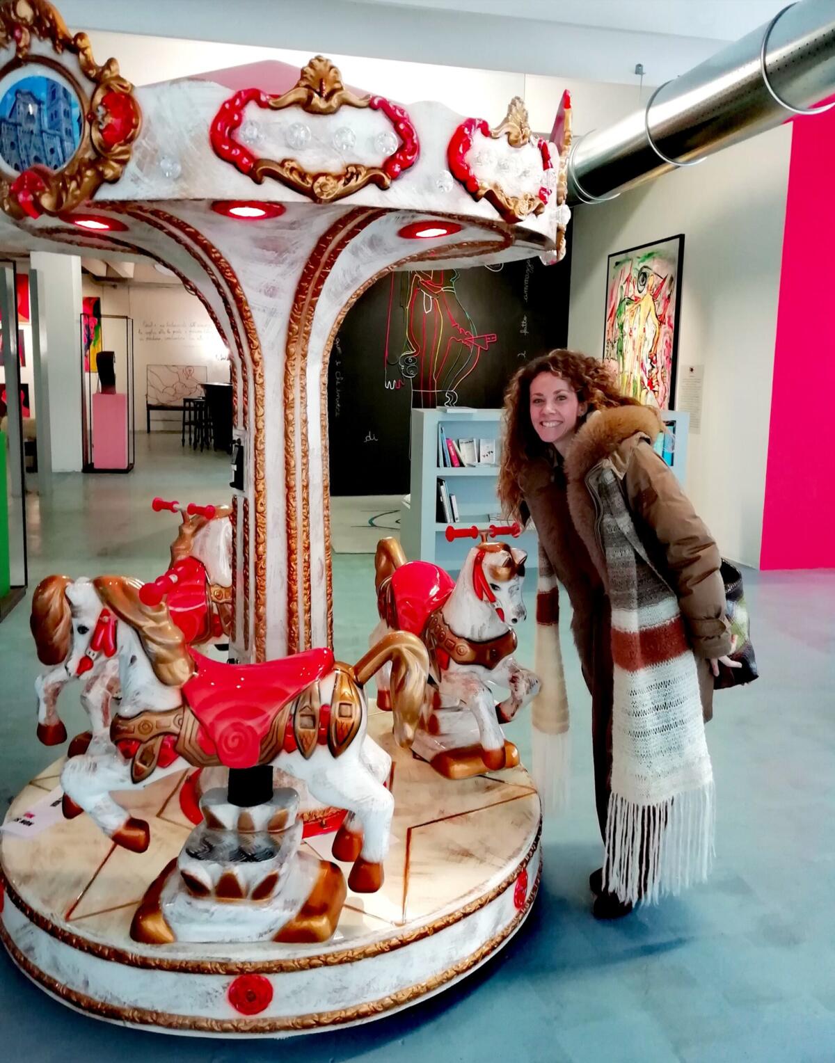 Spazio Brizzolari: uno scrigno d'arte nel cuore del Mugello - Eleonora Zaccaria all'interno dello Spazio Brizzolari