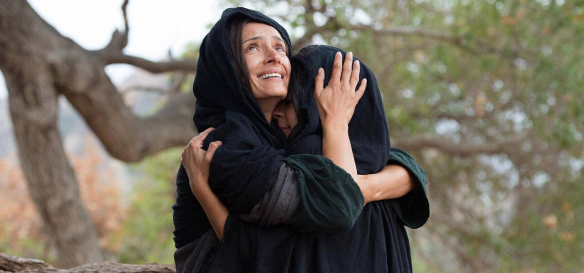 Il dolore di Maria come Nadia che ha perso un figlio nel Lugansk - Dal film "Pieni di grazia", foto: mymovies.it