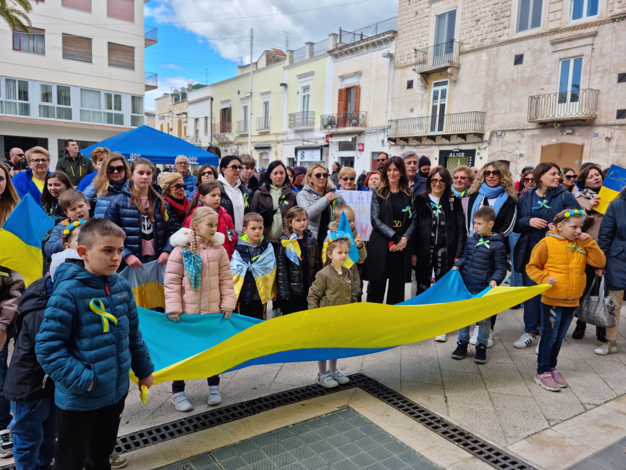Marcia per la pace, emerge ancora la purezza dei bambini (FOTOGALLERY)