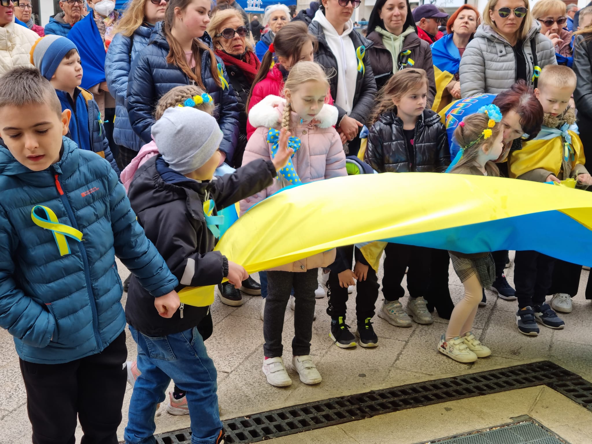 Marcia per la pace, emerge ancora la purezza dei bambini (FOTOGALLERY)