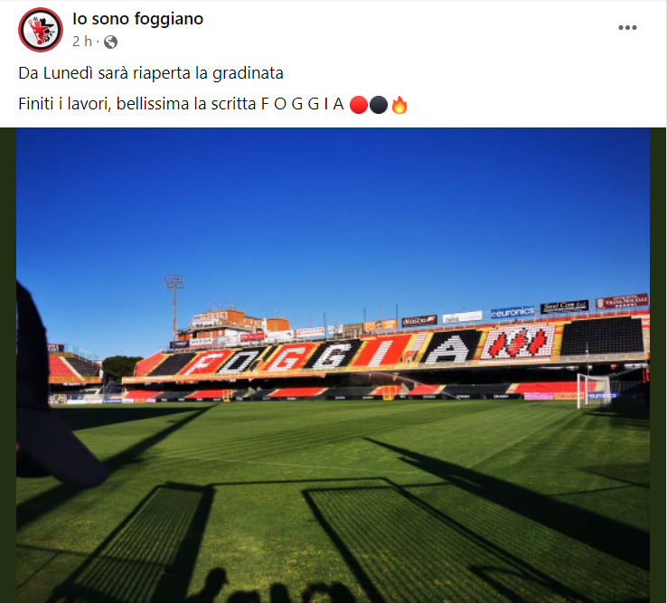 Immagine in evidenza: i nuovi seggiolini del "Pino Zaccheria" di Foggia - post dalla pagina Facebook "Io sono foggiano"