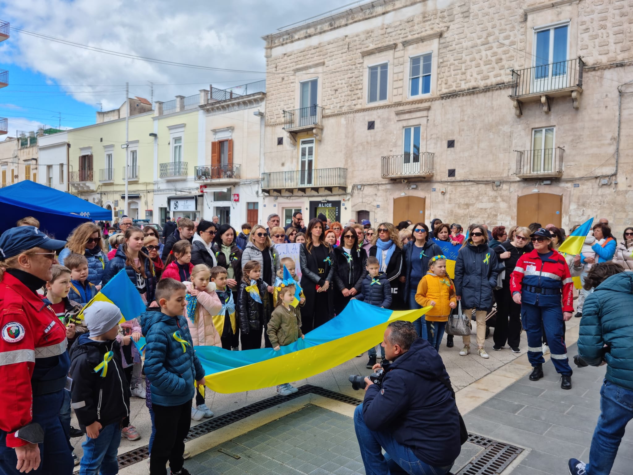 Marcia per la pace, emerge ancora la purezza dei bambini (FOTOGALLERY)