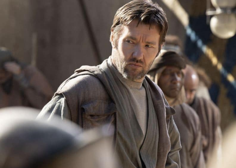 Joel Edgerton nei panni dello zio Owen Lars