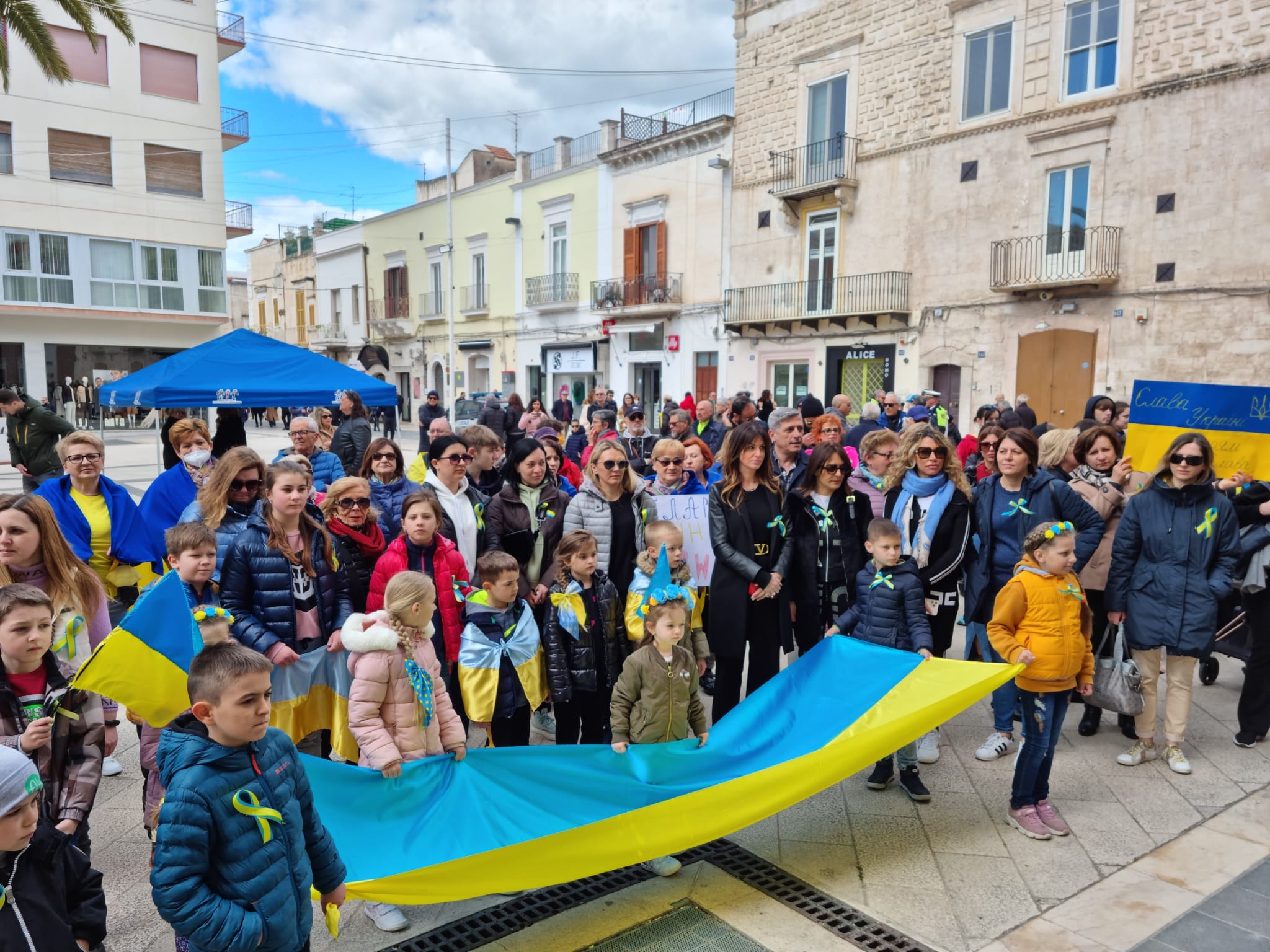 Marcia per la pace, emerge ancora la purezza dei bambini (FOTOGALLERY)