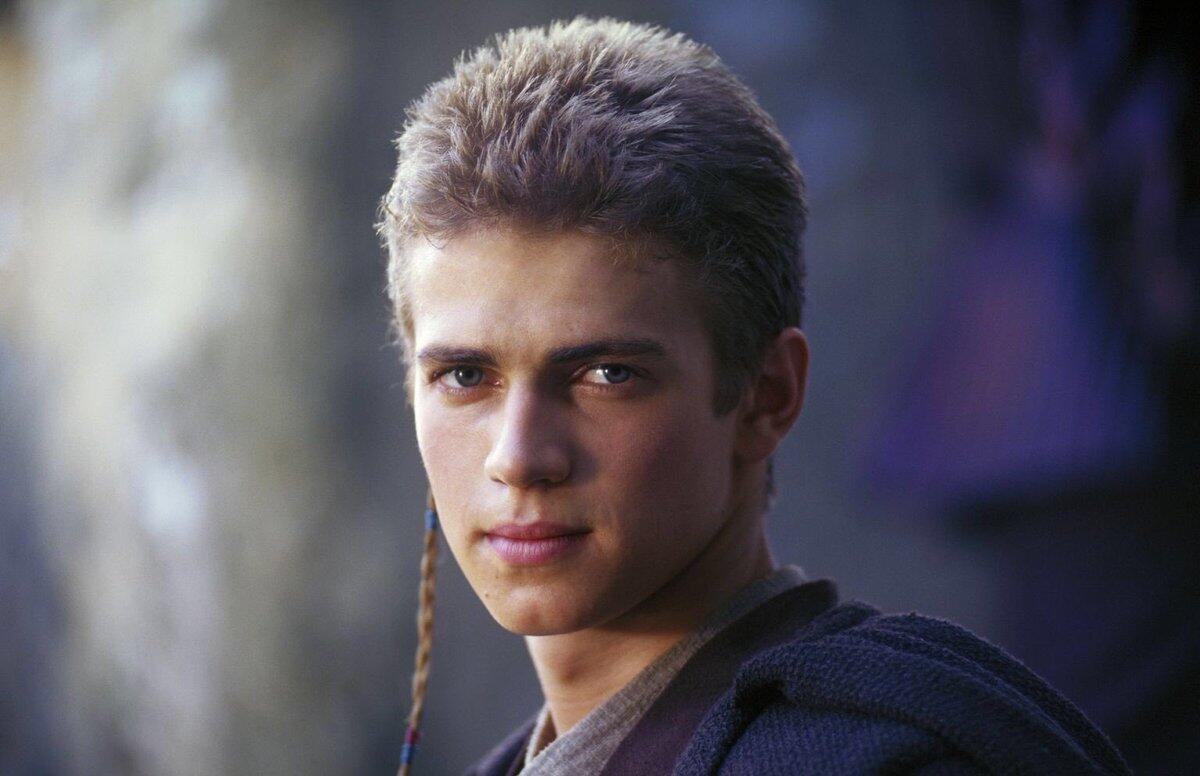 Hayden Christensen racconta la sua divertente reazione quando scoprì di essere stato preso in Star Wars - Hayden Christensen nei panni di Anakin Skywalker in Episodio II.