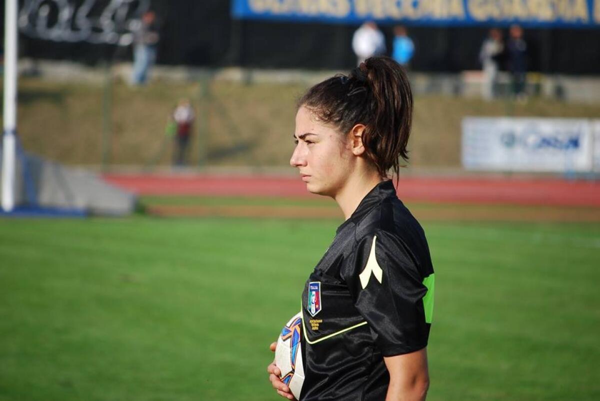 Maria Sole Ferrieri Caputi, prima donna ad arbitrare in Serie A - Immagine in evidenza: Maria Sole Ferrieri Caputi - crediti foto: aiatoscana.it