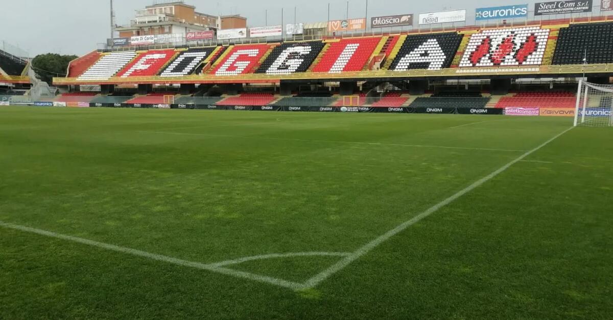 Foggia, lo "Zac" oltre la pioggia: manto erboso perfetto - Immagine in evidenza: lo Stadio "Pino Zaccheria", "in attesa" di Foggia-Virtus Entella - crediti foto: pagina ufficiale Facebook Calcio Foggia 1920