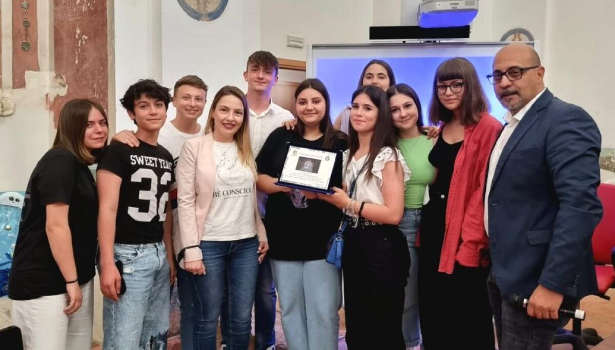 Chieuti la “Porta della Puglia”, l’idea packaging degli studenti per olio e miele - 
