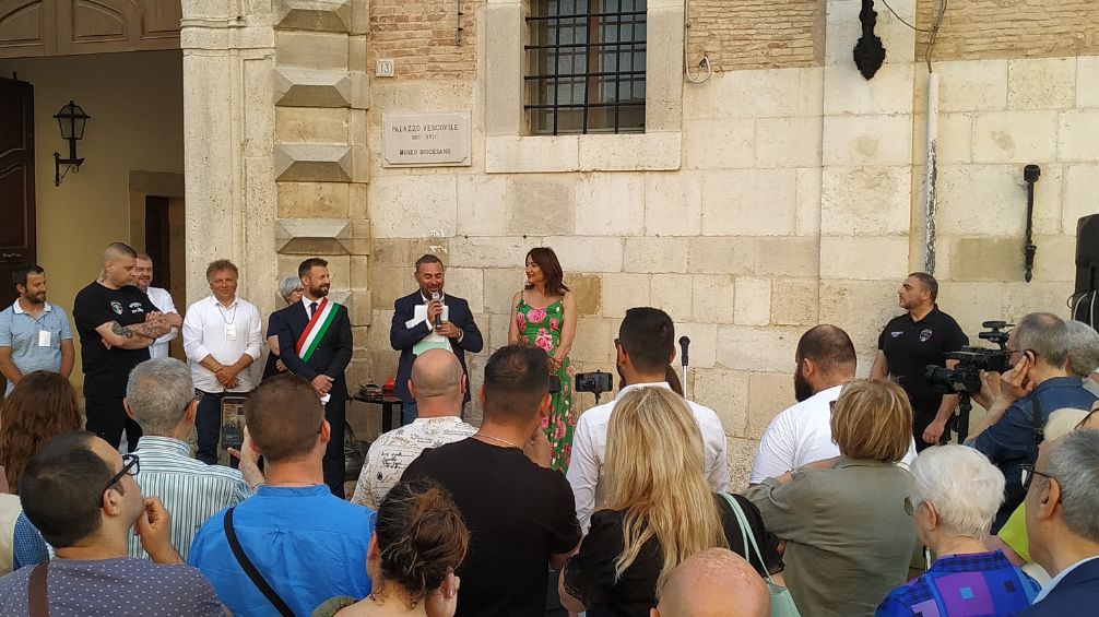 Lucera è tutto un fiore, Luxuria: “Siamo responsabili di abbellire le nostre città”