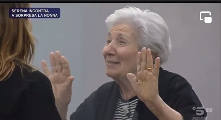 Scuola di Amici, Serena incontra la nonna: “Sono qui, ti dovevo vedere...”