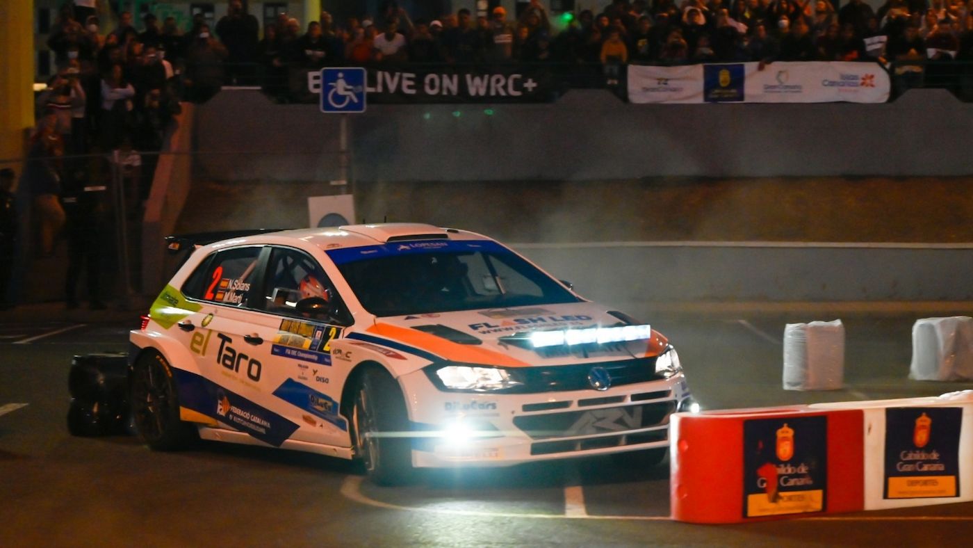 Solans show sulla prova spettacolo d'apertura (Foto: FIA ERC)