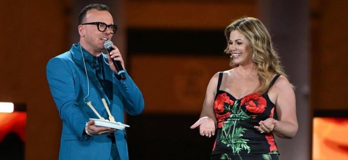 Una mozzarella campana contro il body shaming a Vanessa Incontrada - Gigi D'Alessio e Valeria Incontrada. foto dissapore.com