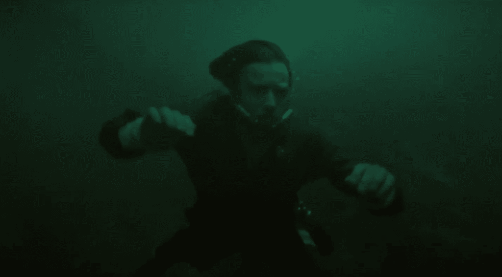 Obi-Wan si infiltra a nuoto nella Fortezza