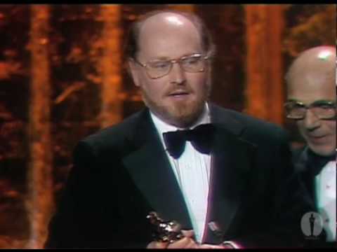 John Williams nel 1978 mentre riceve l'Oscar per la colonna sonora di Star Wars.Fonte: youtube