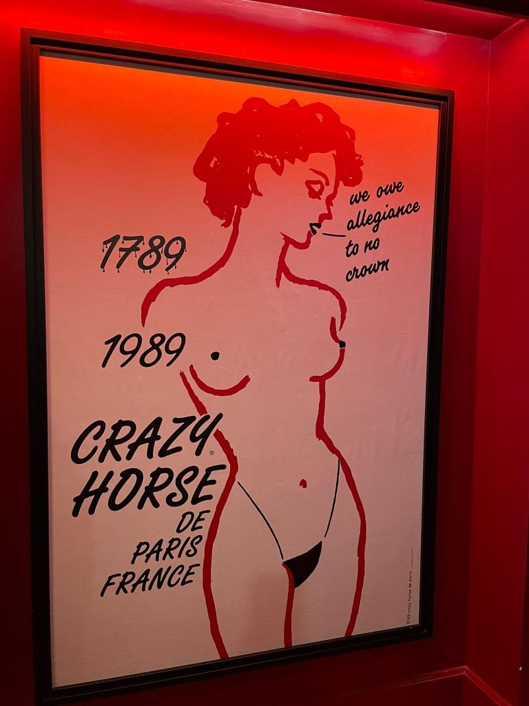 Nei corpi, nei sorrisi e nel burlesque, il bello di Parigi che parla delle donne