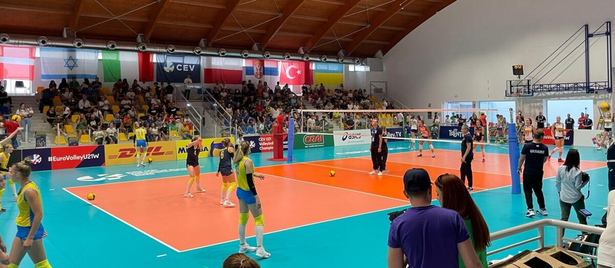 Stupenda serata azzurra al PalaTatarella, buona la prima dell'Italia - 