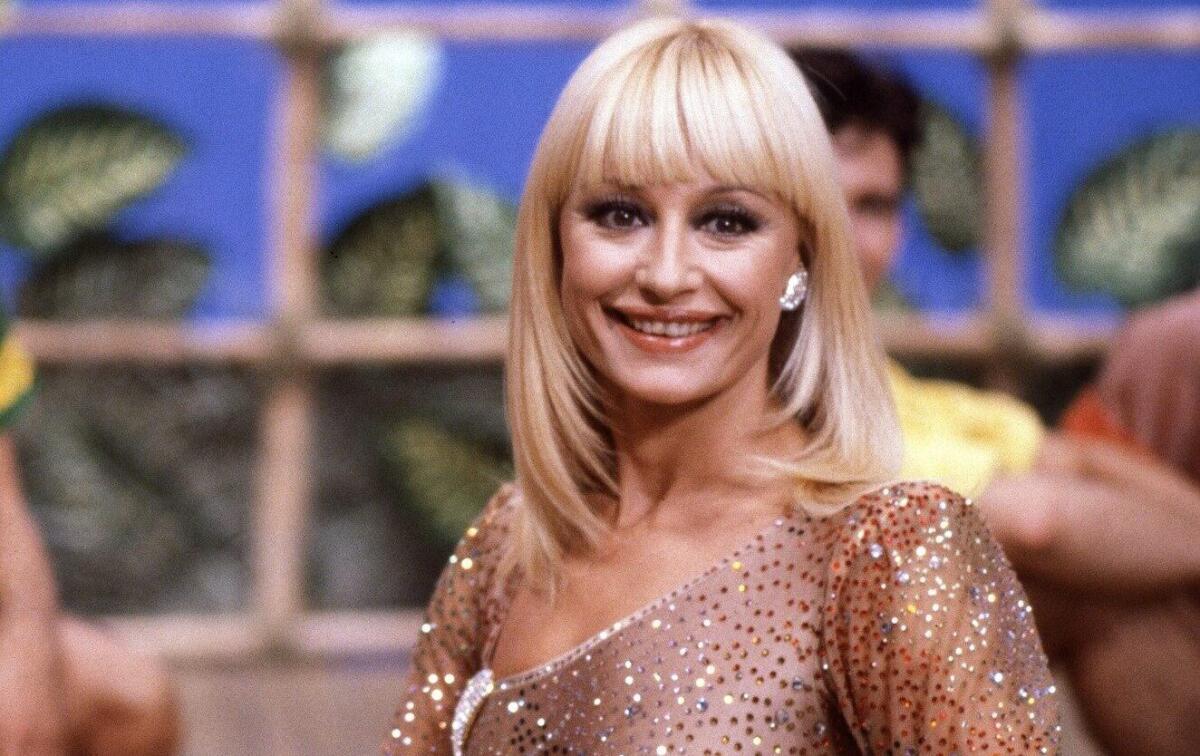 Raffale Carrà diva e donna, l’omaggio della Rai a un anno dalla sua scomparsa - Raffaellla Carrà