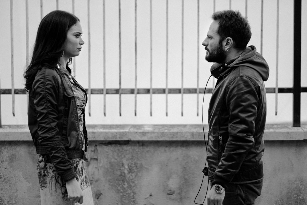 La guerra fra clan e la passione fatale, arriva al cinema “Ti mangio il cuore”
