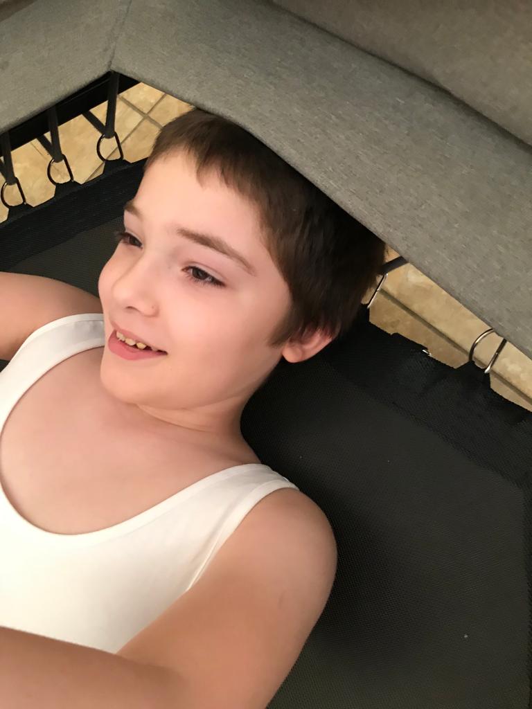 Tanya: "Mio figlio ha subito 14 interventi e ha bisogno di cure riabilitative”