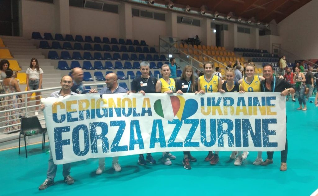 Stupenda serata azzurra al PalaTatarella, buona la prima dell'Italia