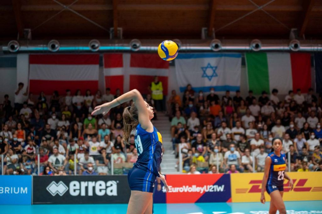 Che partita Italia-Serbia! Vittoria azzurra e spettacolare rimonta al PalaTatarella