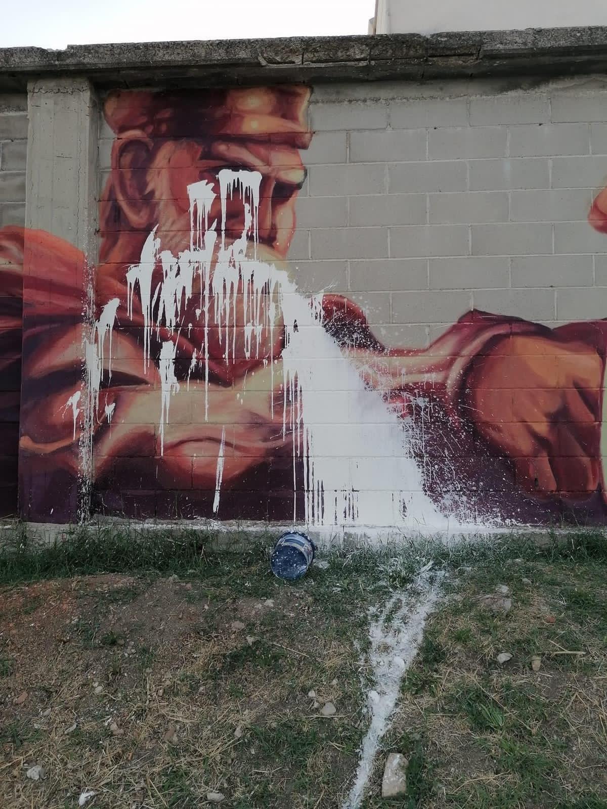 Danneggiato il murale di Casalvecchio, il sindaco:  “Si vuole fermare la rivoluzione culturale“ - 
