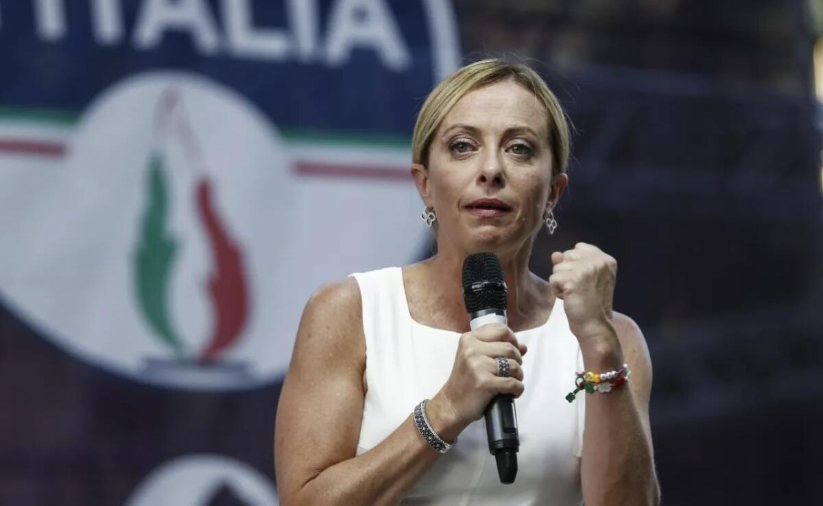 Giorgia Meloni: “Siamo orgogliosi della fiamma ma io non sono fascista“ - Foto: linkiesta