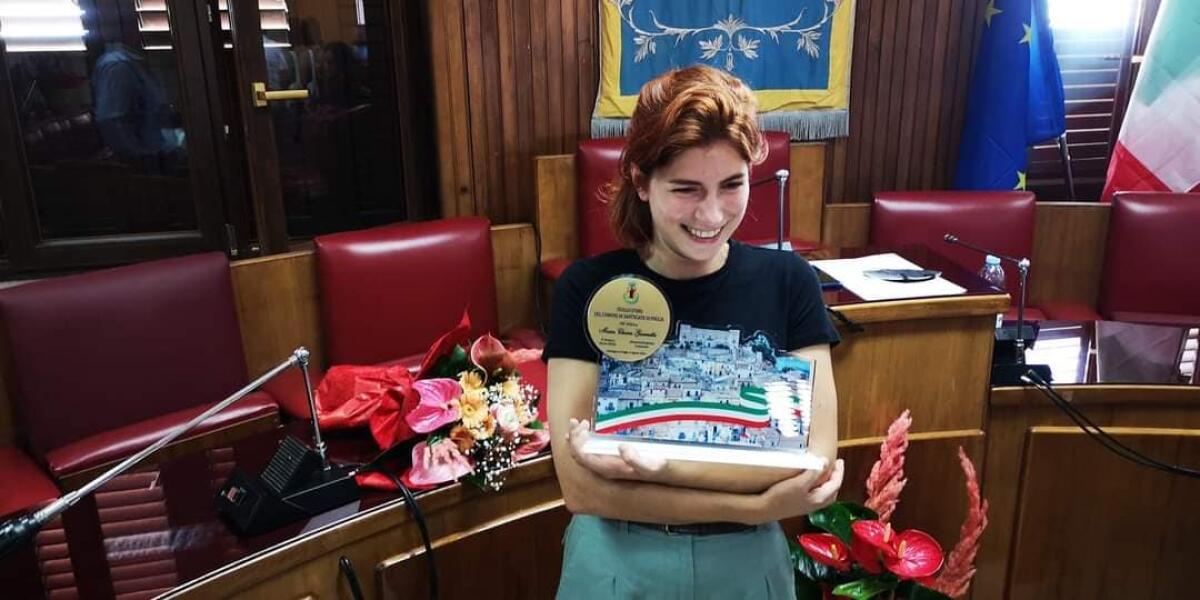 A Maria Chiara Giannetta il “sigillo d’oro” del Comune di Sant'Agata - Maria Chiara Giannetta con il sigillo d'oro del comue di Sant'Agata di Puglia