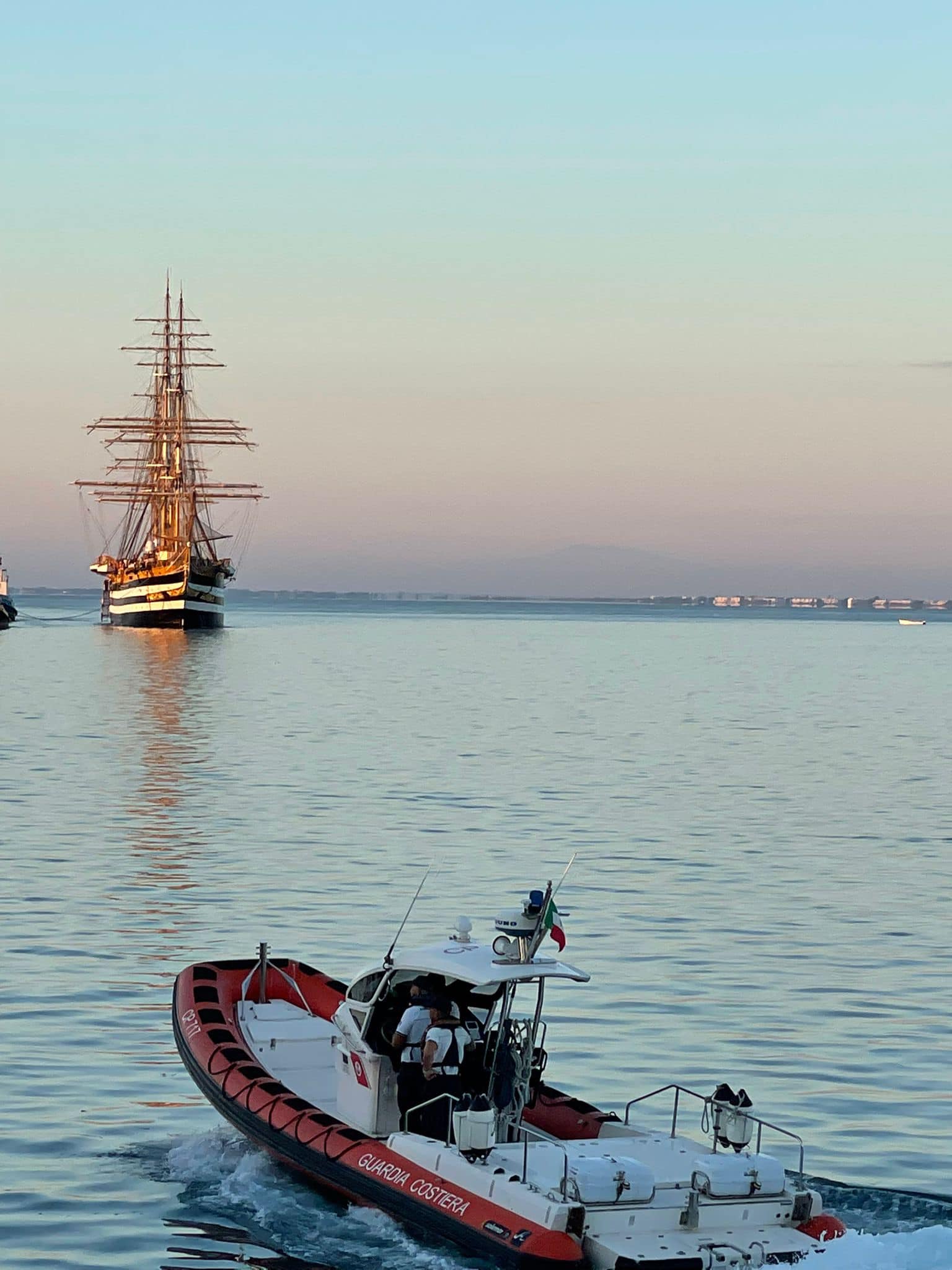 Amerigo Vespucci verso il porto di Manfredonia (31 agosto, 2022)