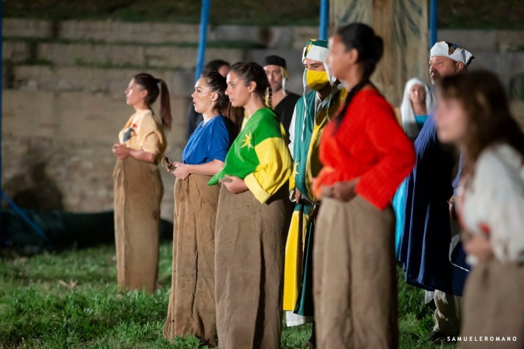 Dame, cavalieri e torneo delle Chiavi nelle piazze di Lucera, rivive il Medioevo