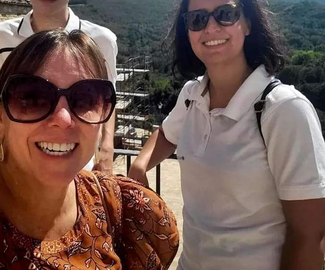 Selfie di turisti sul belvedere di Roseto