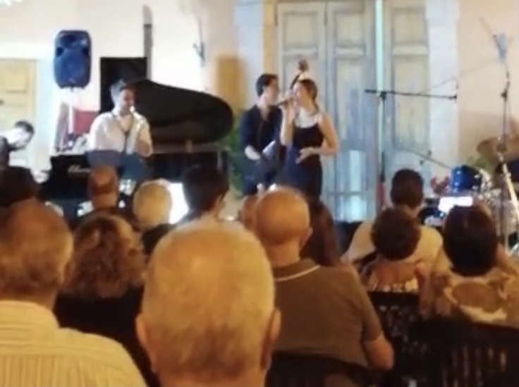 Tenera è la notte con il grande jazz che suona a S.Nicandro Garganico