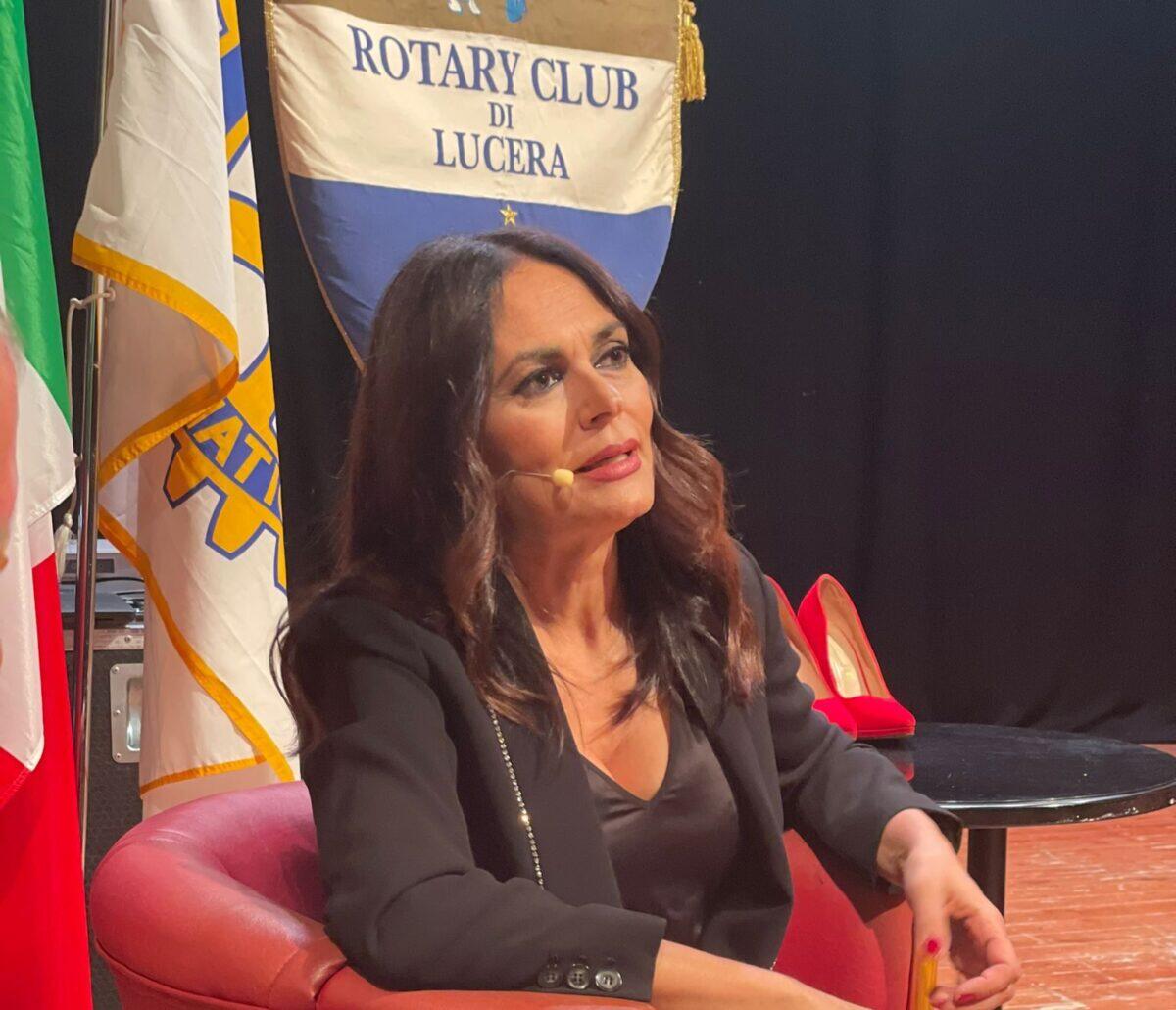 Maria Grazia Cucinotta a Lucera per le donne contro la violenza di genere - 