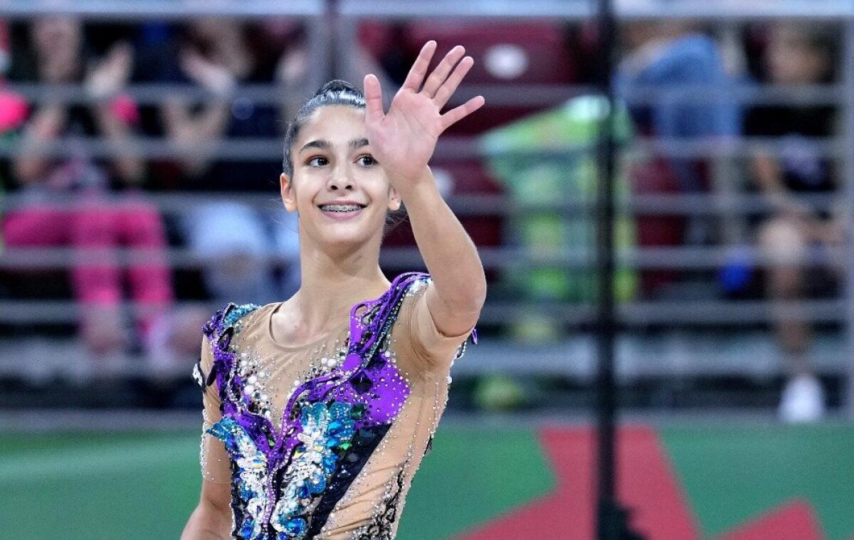 Strepitosa Sofia Raffaeli, campionessa mondiale di ginnastica ritmica - 