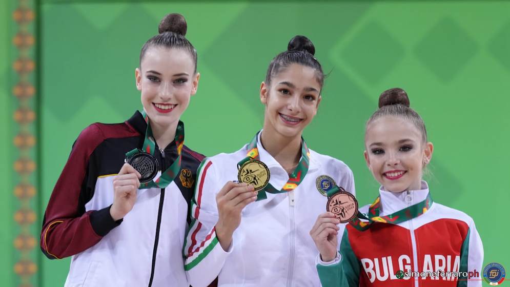 Strepitosa Sofia Raffaeli, campionessa mondiale di ginnastica ritmica