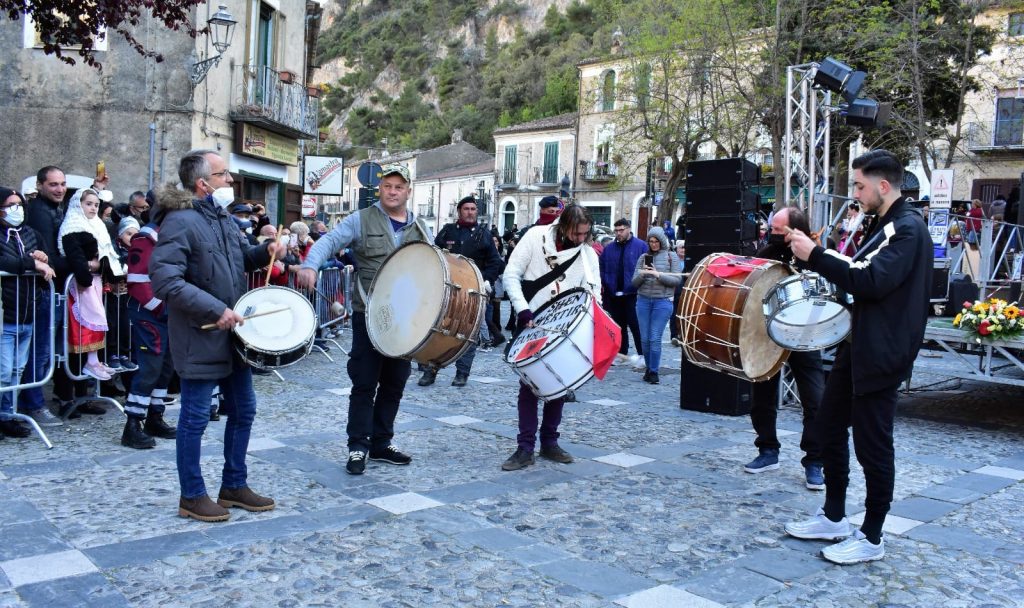 Casalvecchio, da Tirana e da tutta Italia per Vëllazëria, festa nel borgo