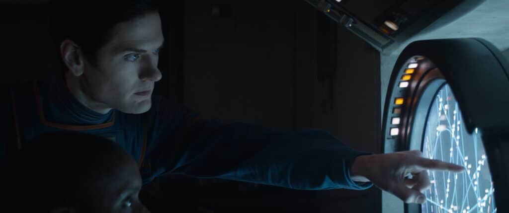 Syril Karn con l'addetto alla videosorveglianza