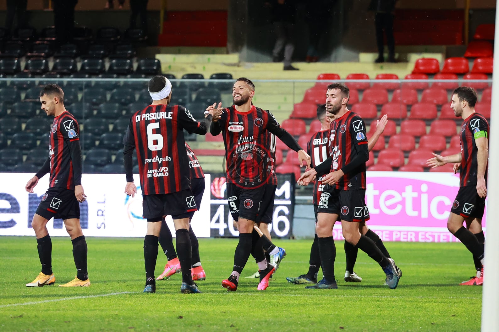 Immagine in evidenza: uno scatto di Foggia-Virtus Francavilla 1-0 (Serie C - girone C 2021/2022) - crediti foto: Federico Antonellis/Calcio Foggia 1920