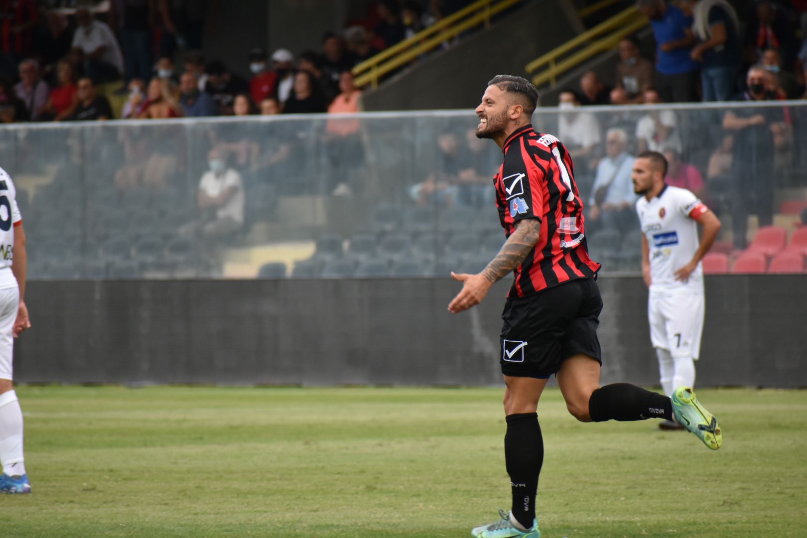 Immagine in evidenza: l'esultanza di Alexis Ferrante dopo il gol segnato in Foggia 4-1 Potenza (Serie C - girone C, stagione 2021/2022) - crediti: foto di Luigia Spinelli