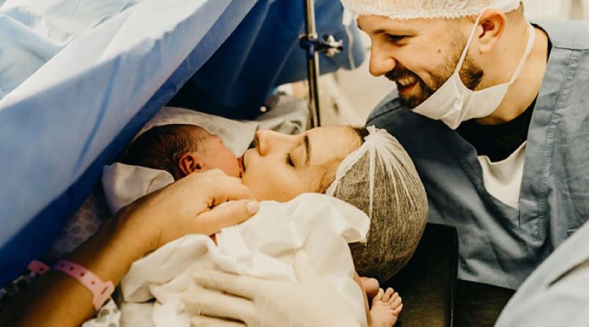 Nascite in Italia, sempre più papà in sala parto esclusi i cesarei - Foto: ministero della salute