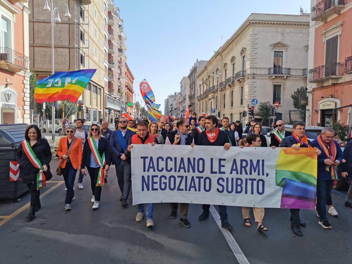Puglia in piazza per la pace: "L'Onu promuova il negoziato" - 