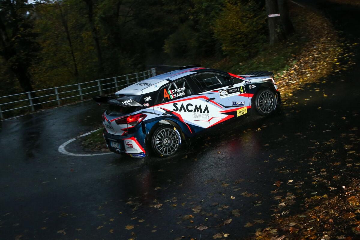 Fontana davanti al Rally di Como - 