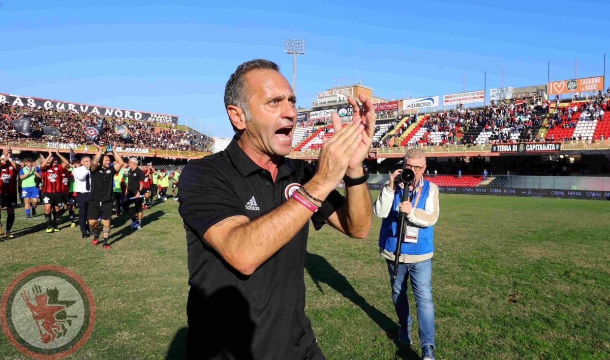Foggia, la “cura” Gallo funziona: squadra rigenerata, le cifre - Immagine in evidenza: mister Fabio Gallo - crediti foto: Calcio Foggia 1920