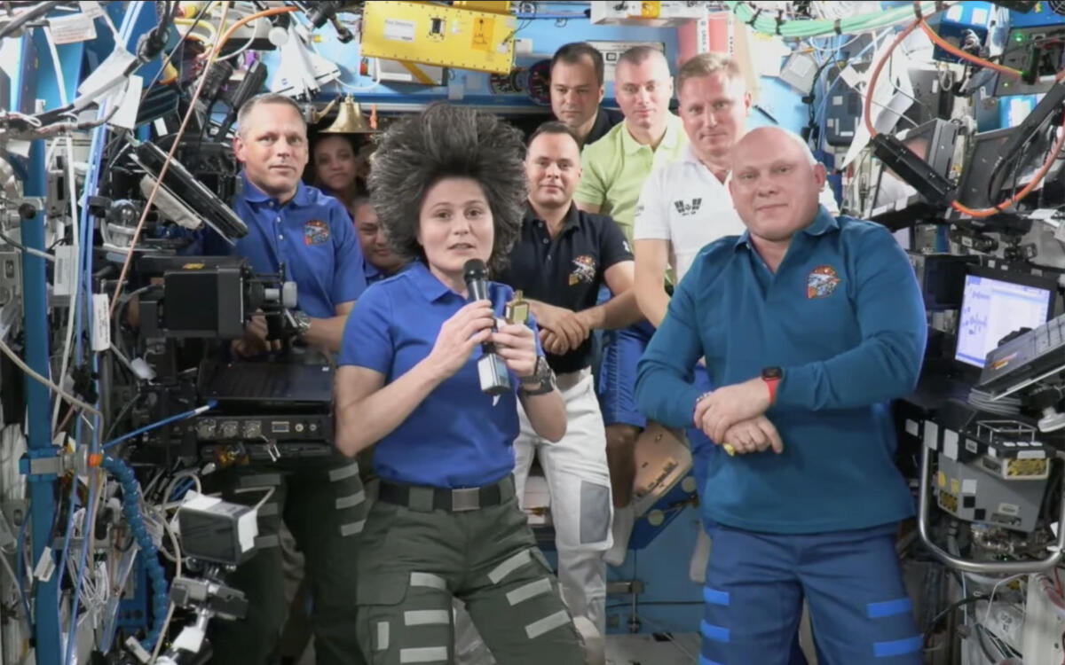 AstroSamantha, una nuova Cleopatra dalla chioma sbarazzina - Foto, screenshot di nextquotidiano.it