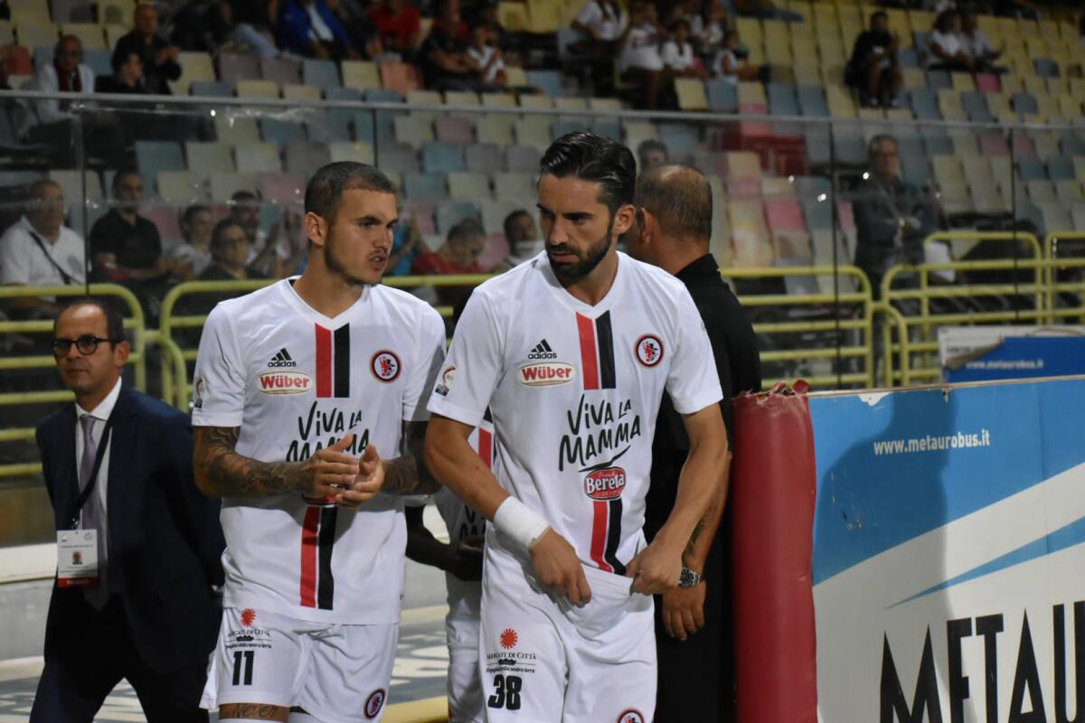 Sono in vendita i biglietti per Foggia-Crotone, le info - Immagine in evidenza: uno scatto di Foggia-Latina 1-3 (Serie C - girone C 2022/2023) - crediti: foto di Luigia Spinelli